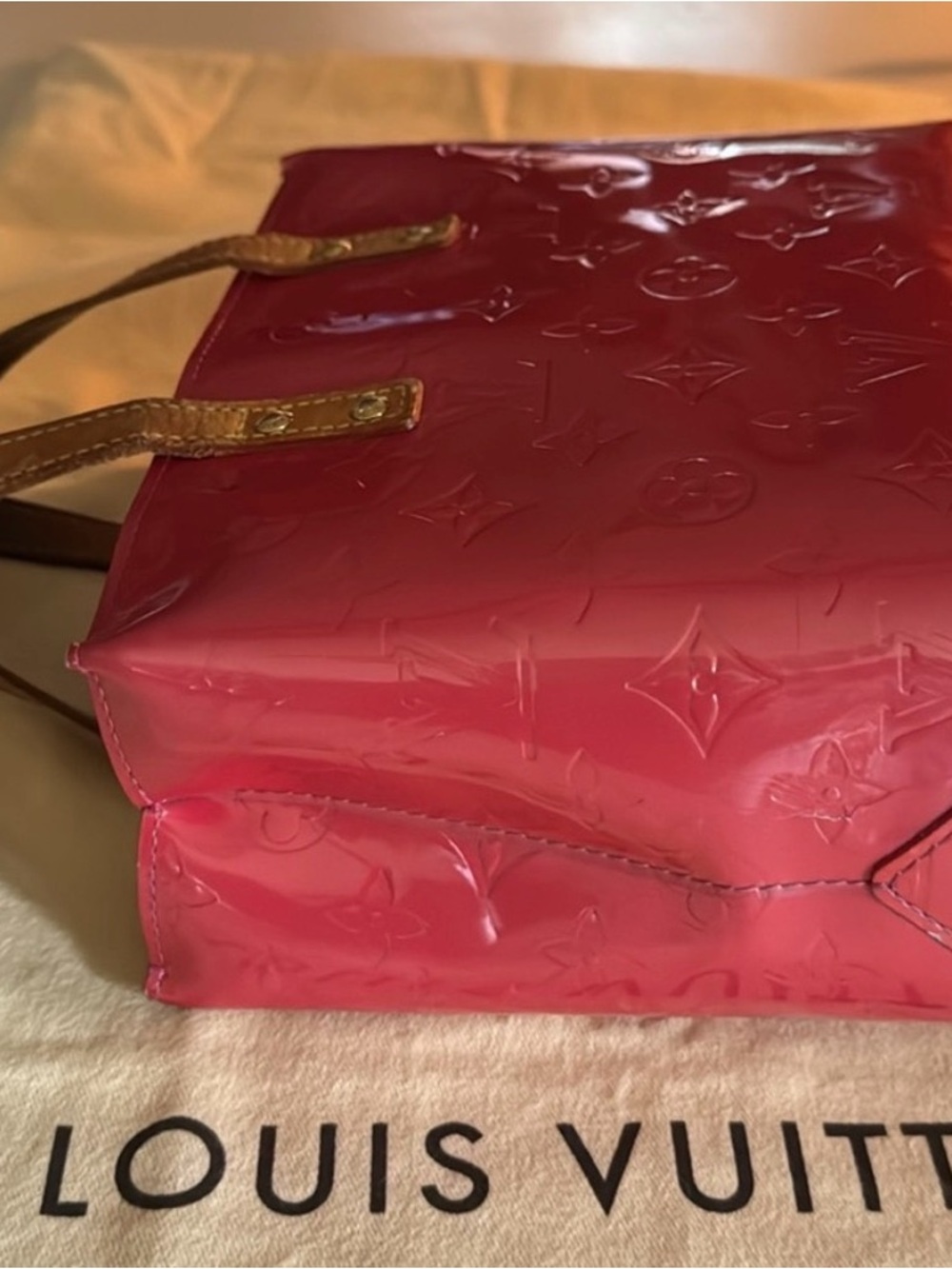 Louis Vuitton Vernis Reade PM Pomme D’Amour Patent Tote - Picture 3 of 13